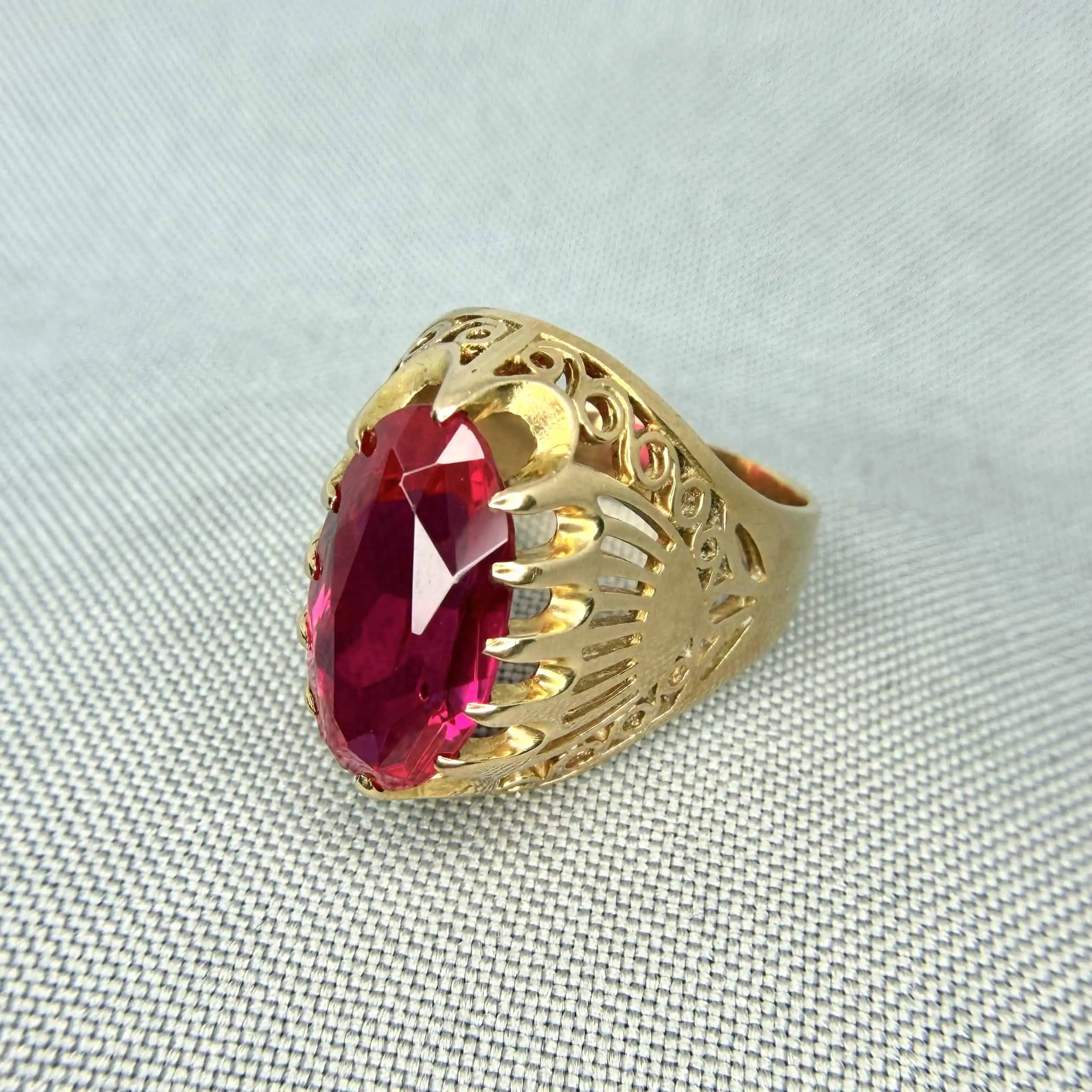 Золота каблучка "Бабусина Шкатулка" фото