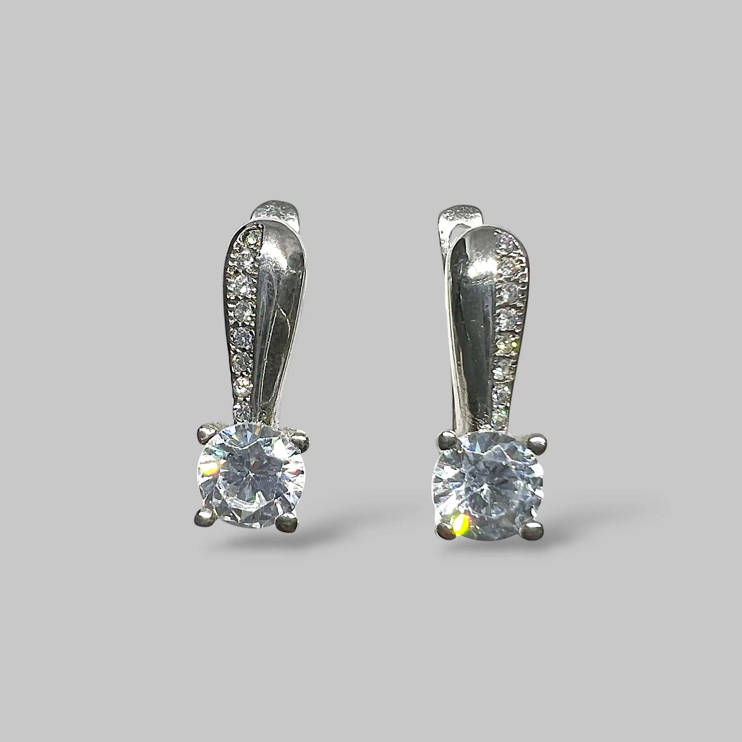 Срібні сережки "Кристальна крапля" фото