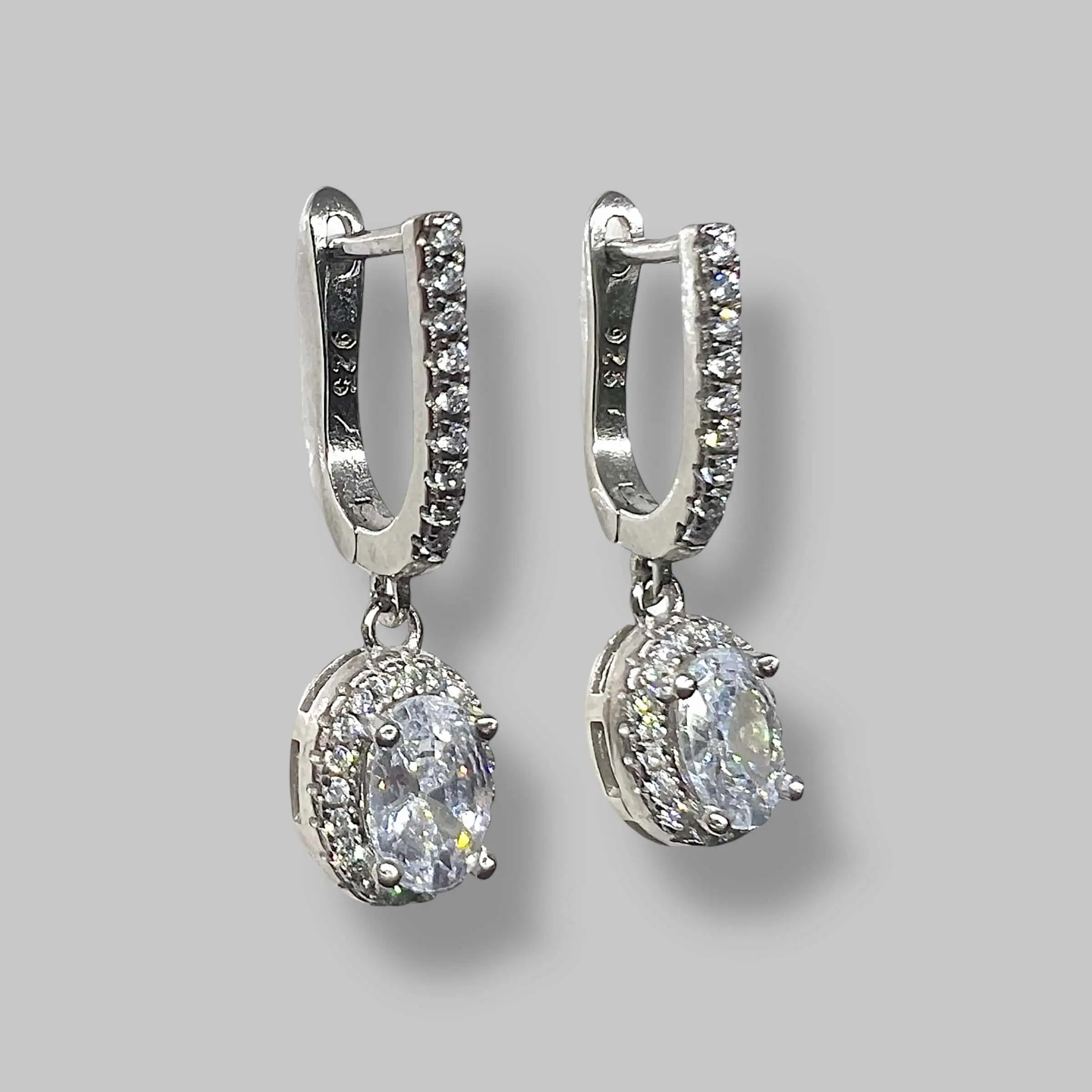 Срібні сережки "Діамантова сльоза" фото