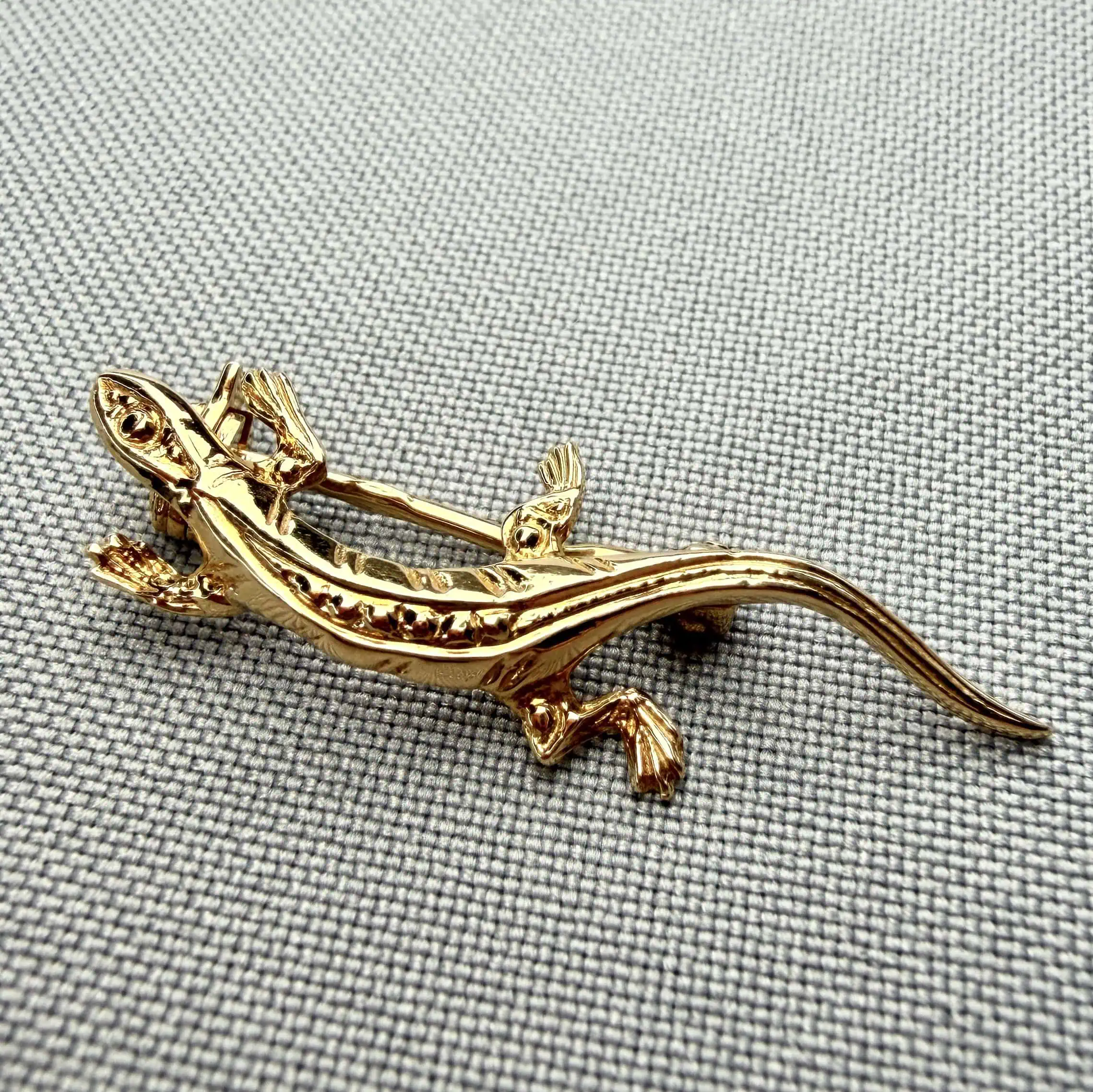 Золота брошка "Саламандра" фото