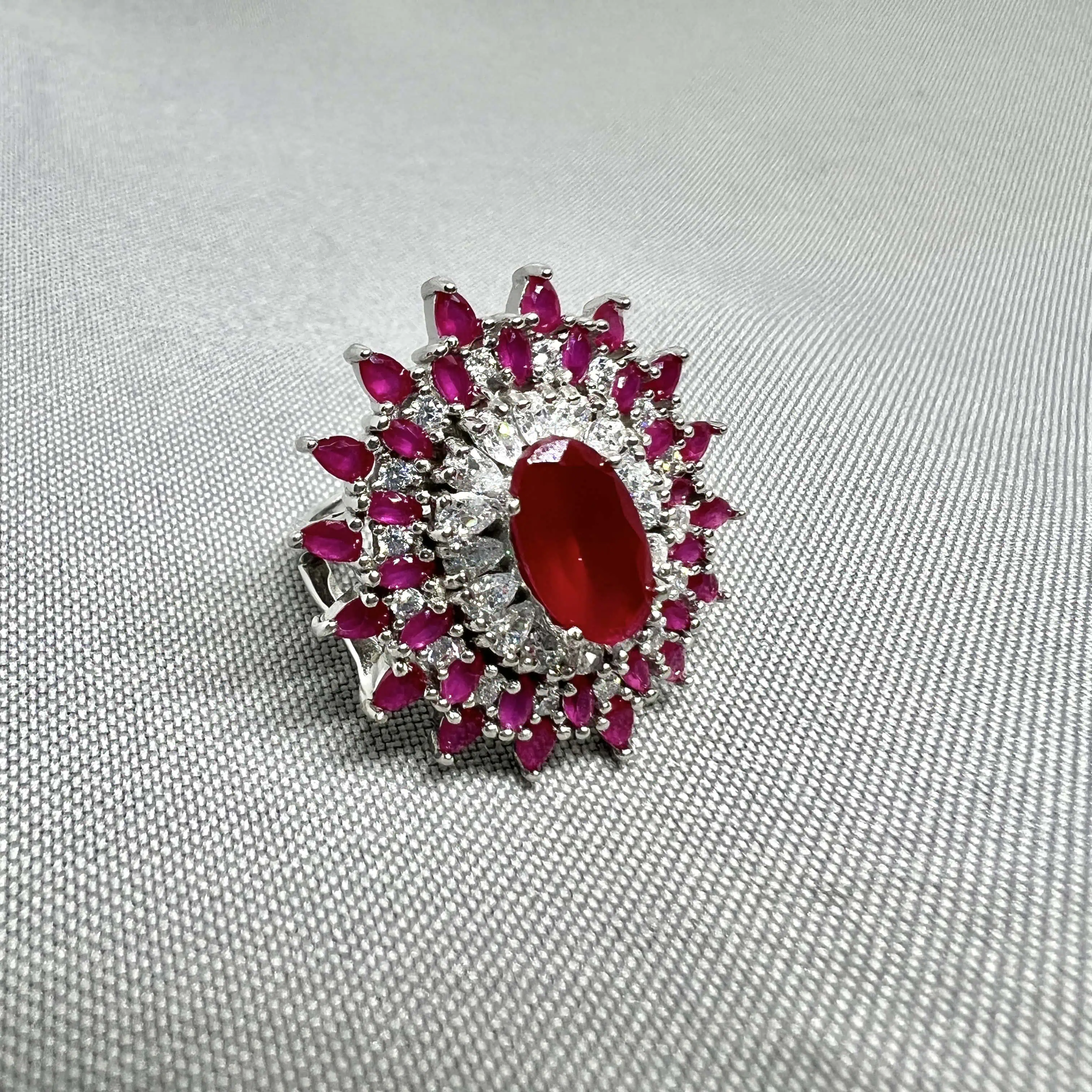 Срібна каблучка "Королівська квітка" фото