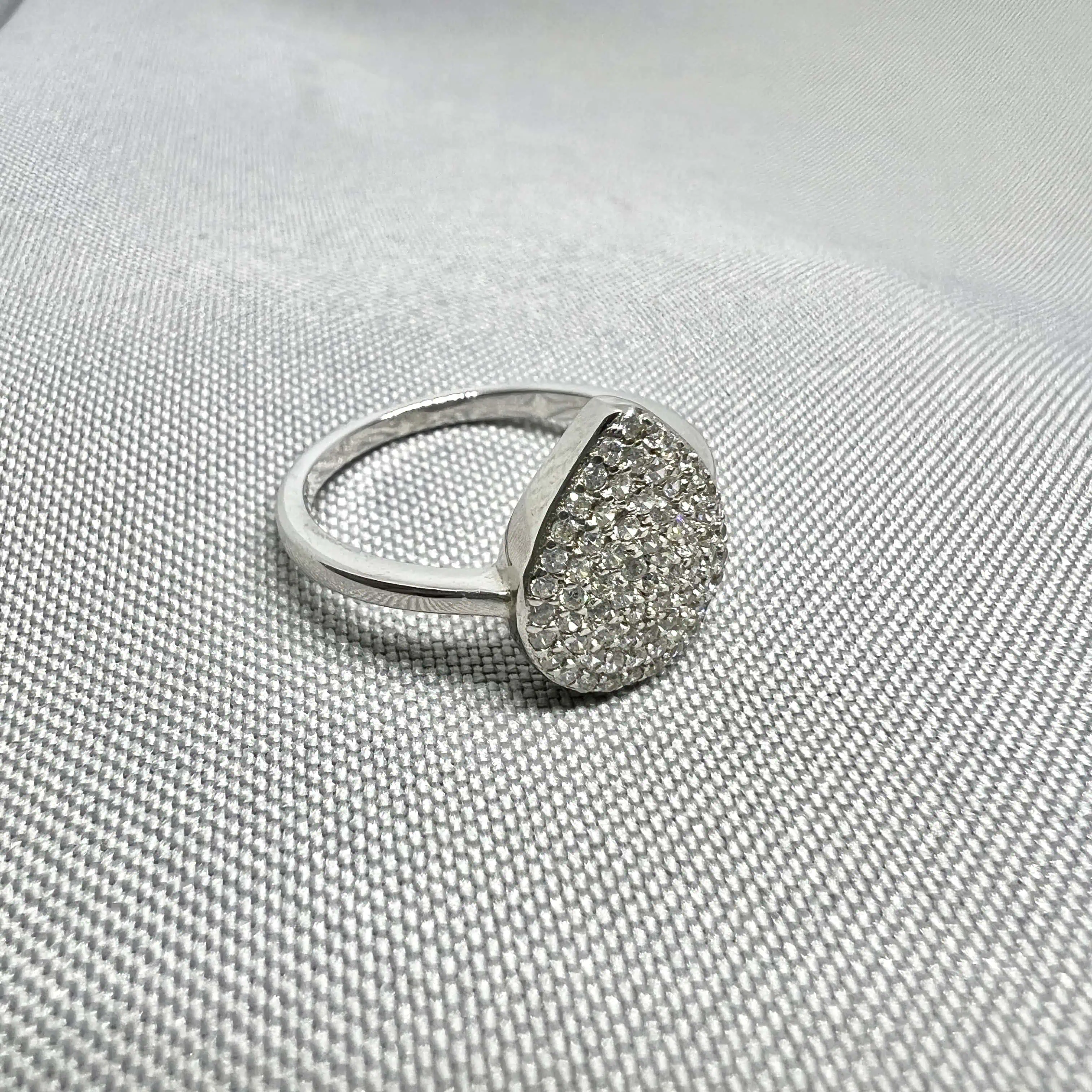 Срібна каблучка "Мерехтлива капля" фото