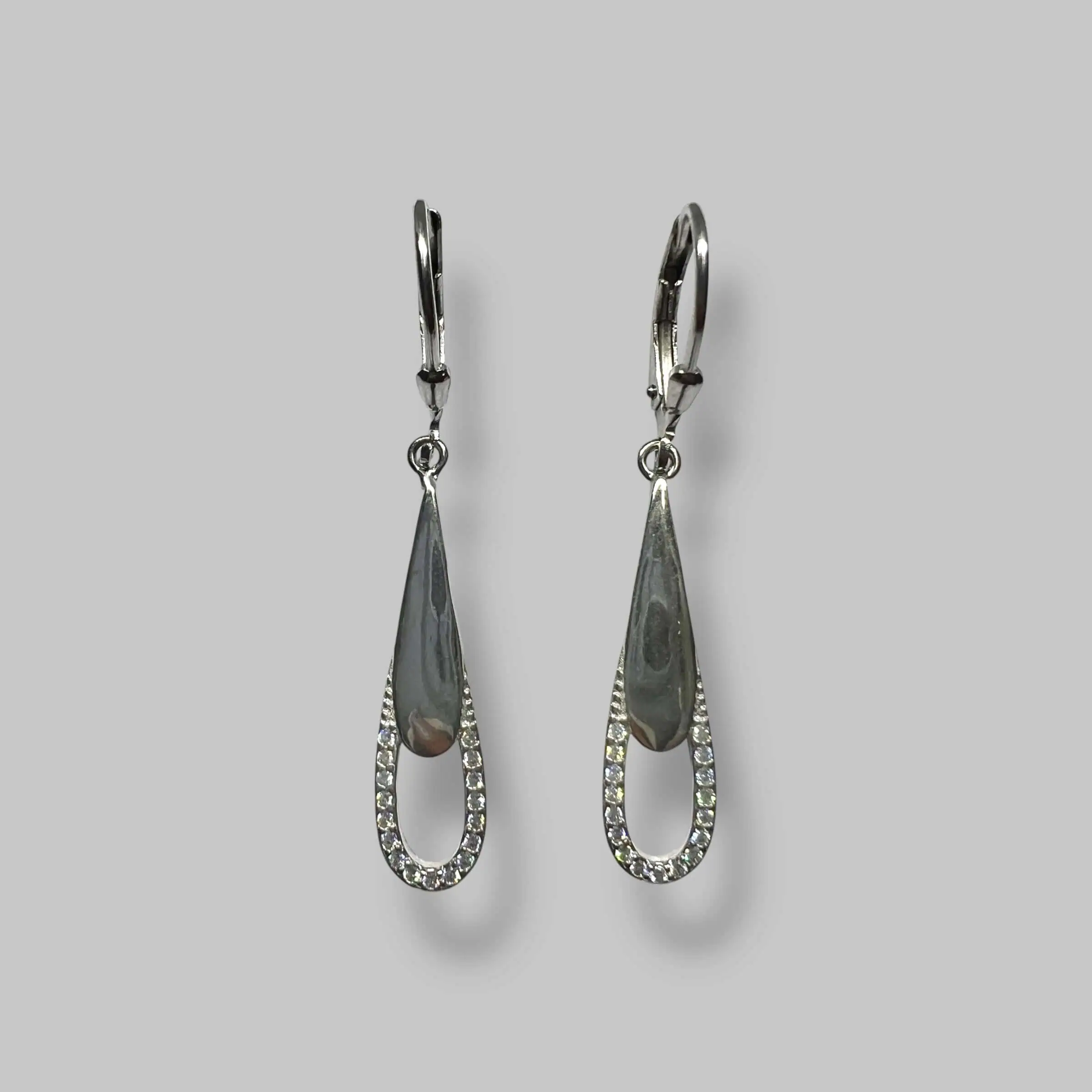 Срібні сережки "Сяюча витонченість" фото