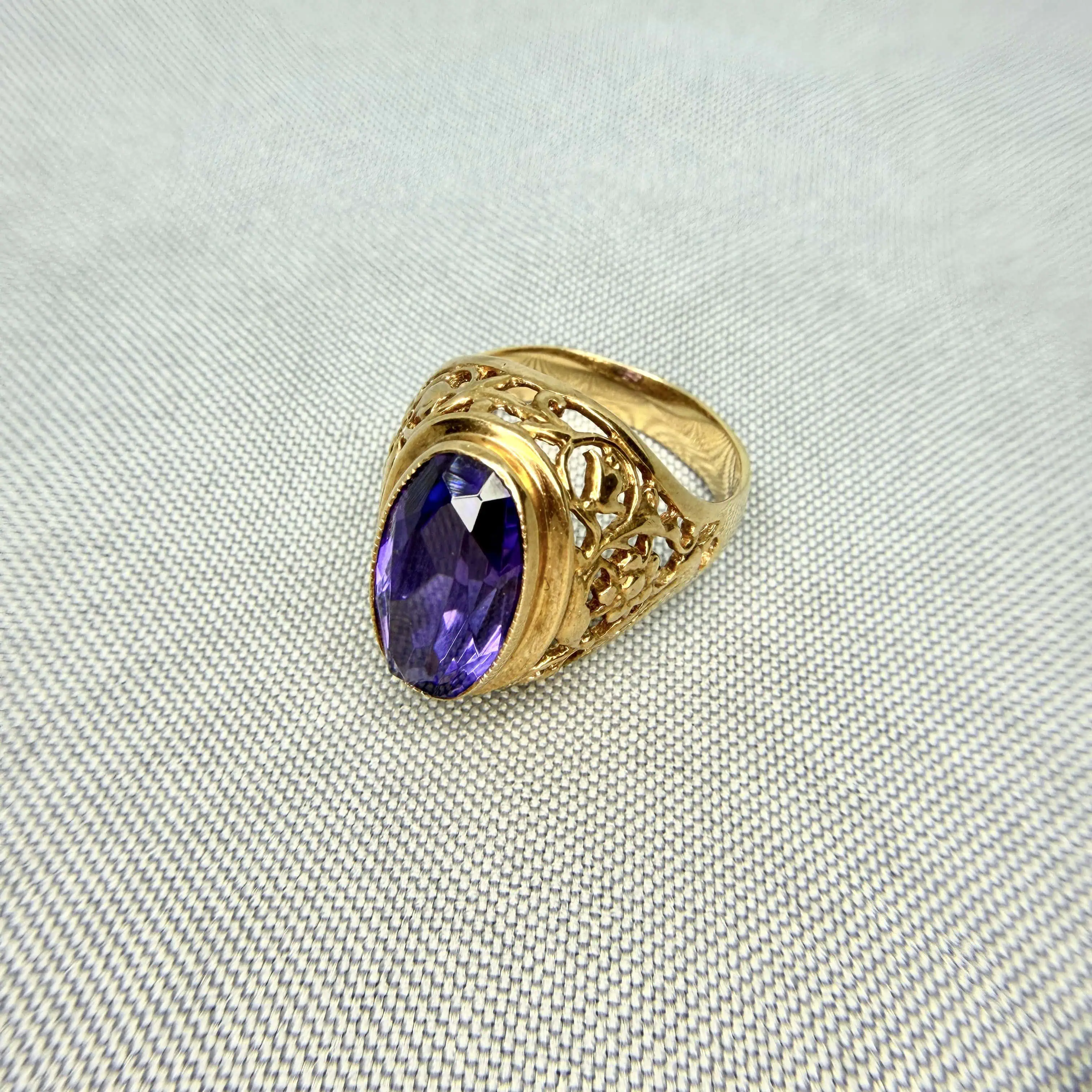 Золота каблучка "Фіалка" фото