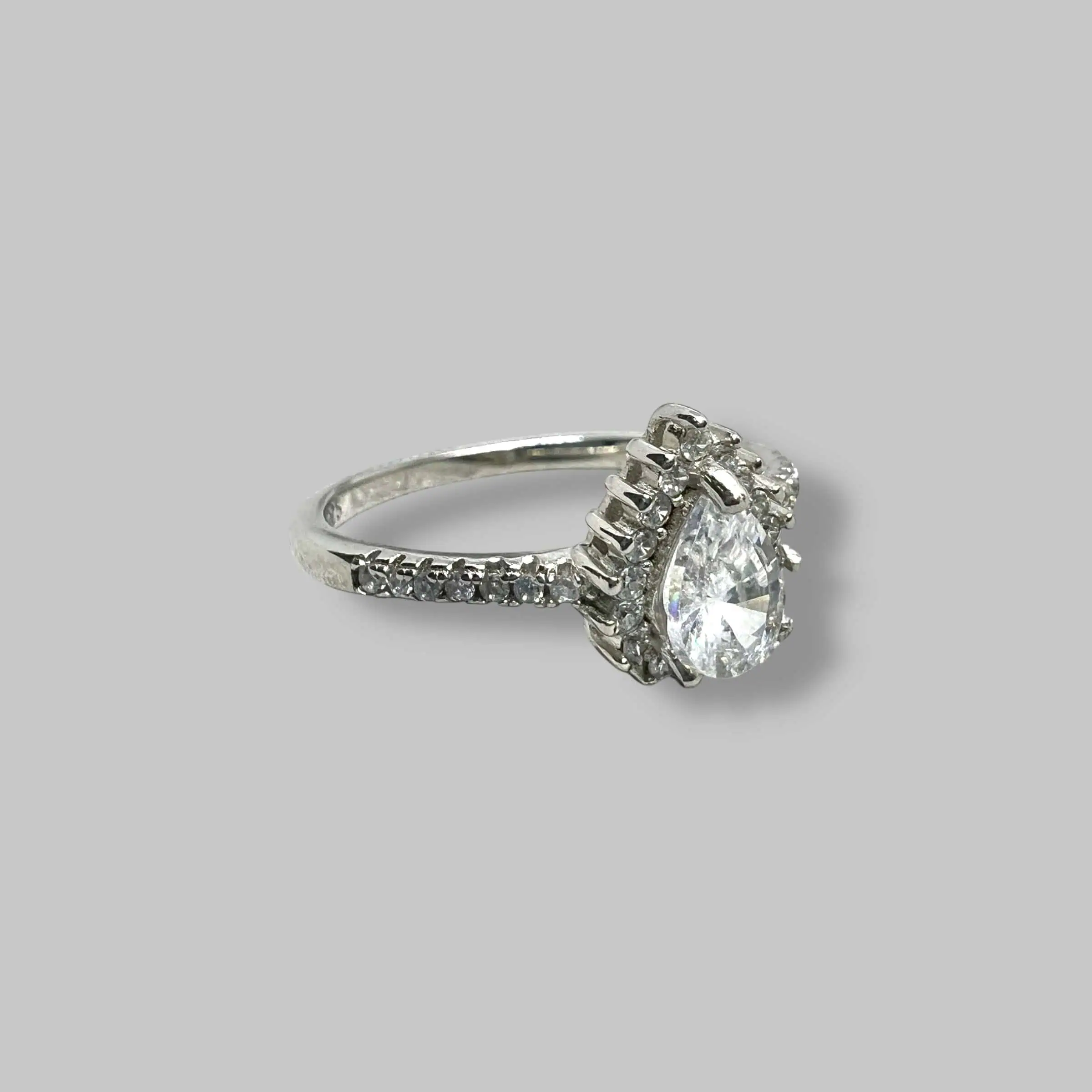 Срібна каблучка "Елітна грація" фото