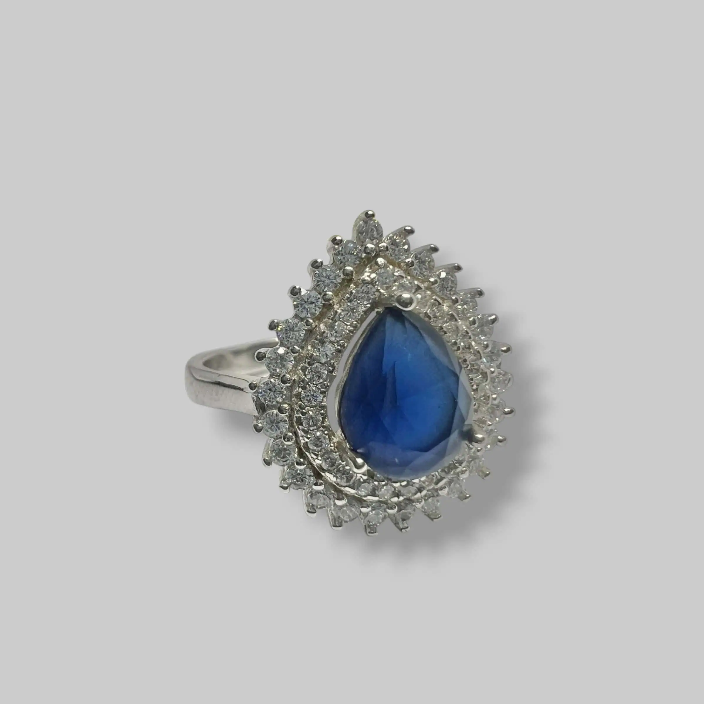 Срібна каблучка "Крапля небес" фото