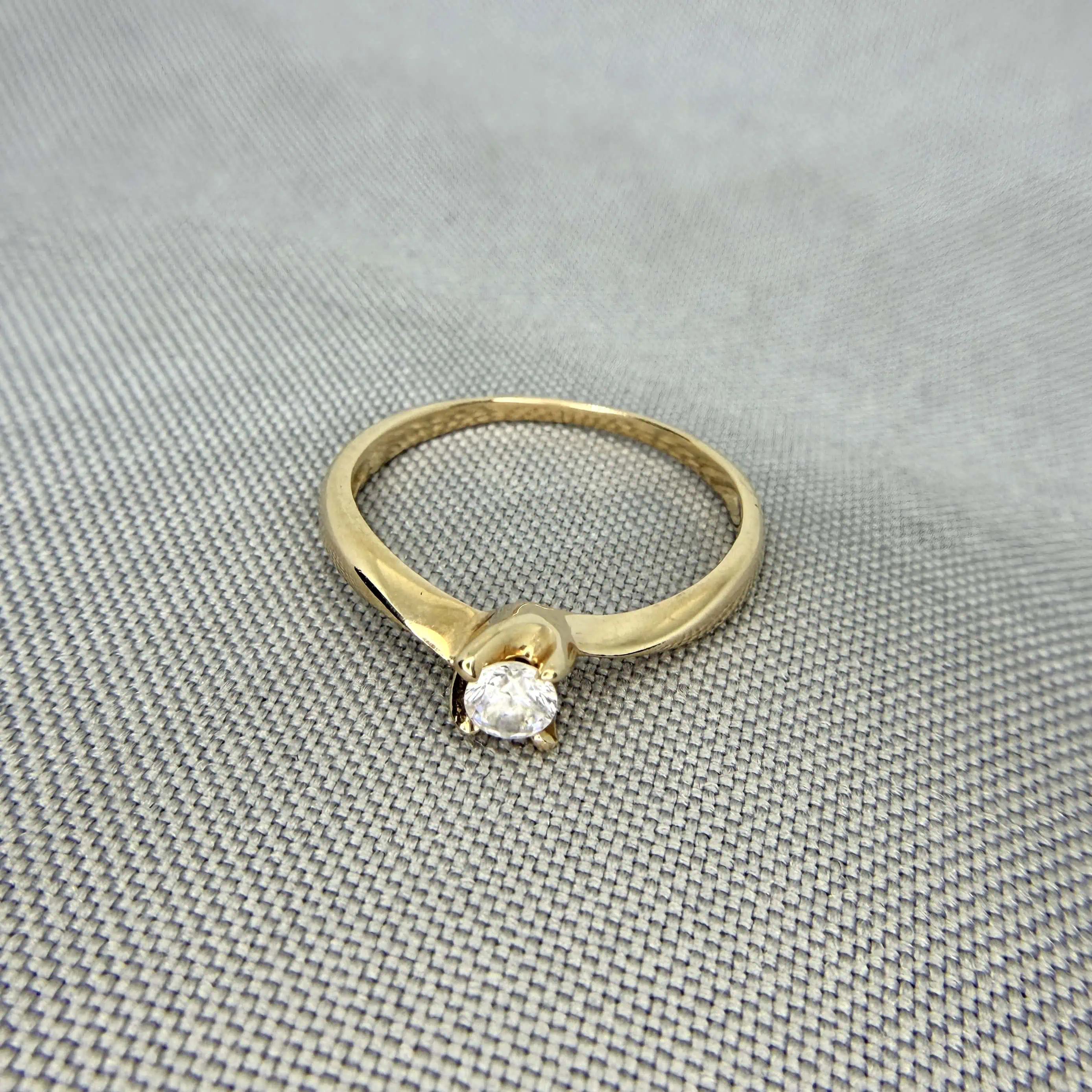 Золота каблучка "Мінімалізм" фото