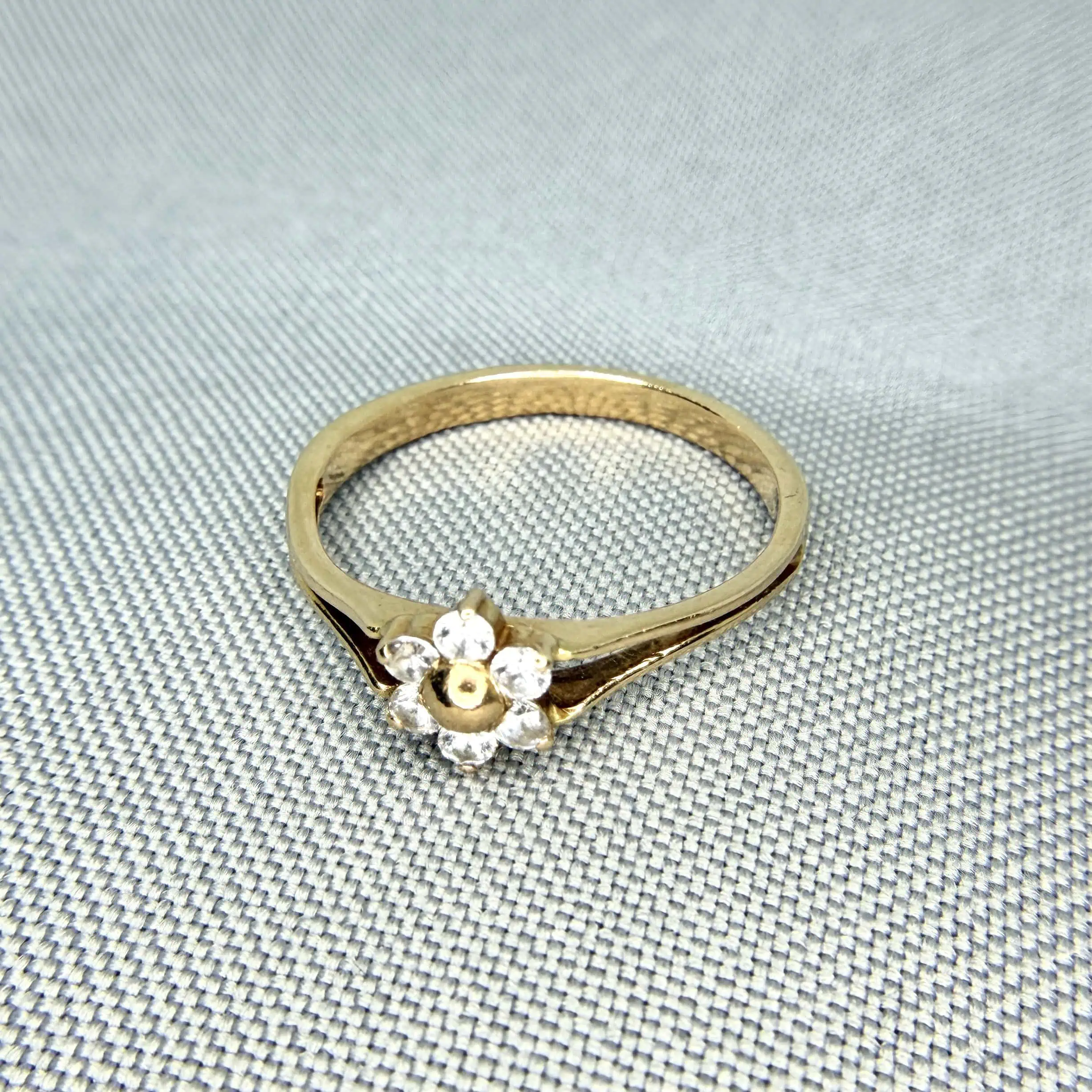 Золота каблучка " Перша Квітка" фото