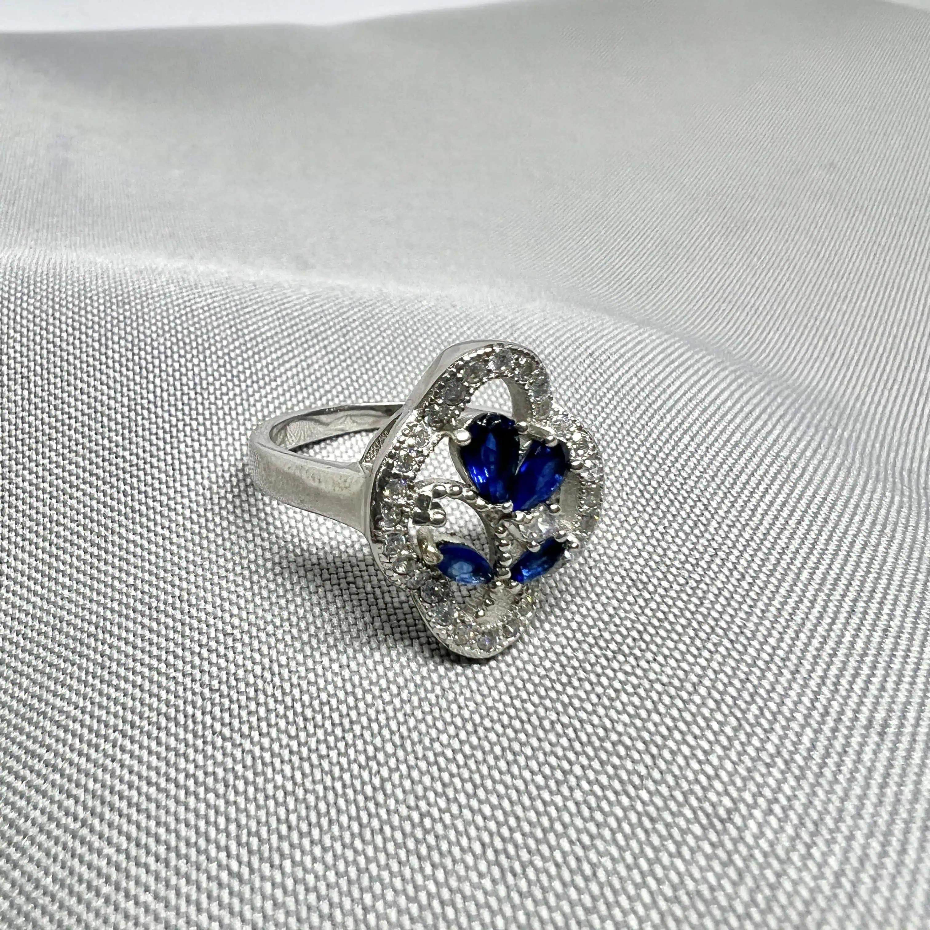 Срібна каблучка "Волошковий цвіт" фото