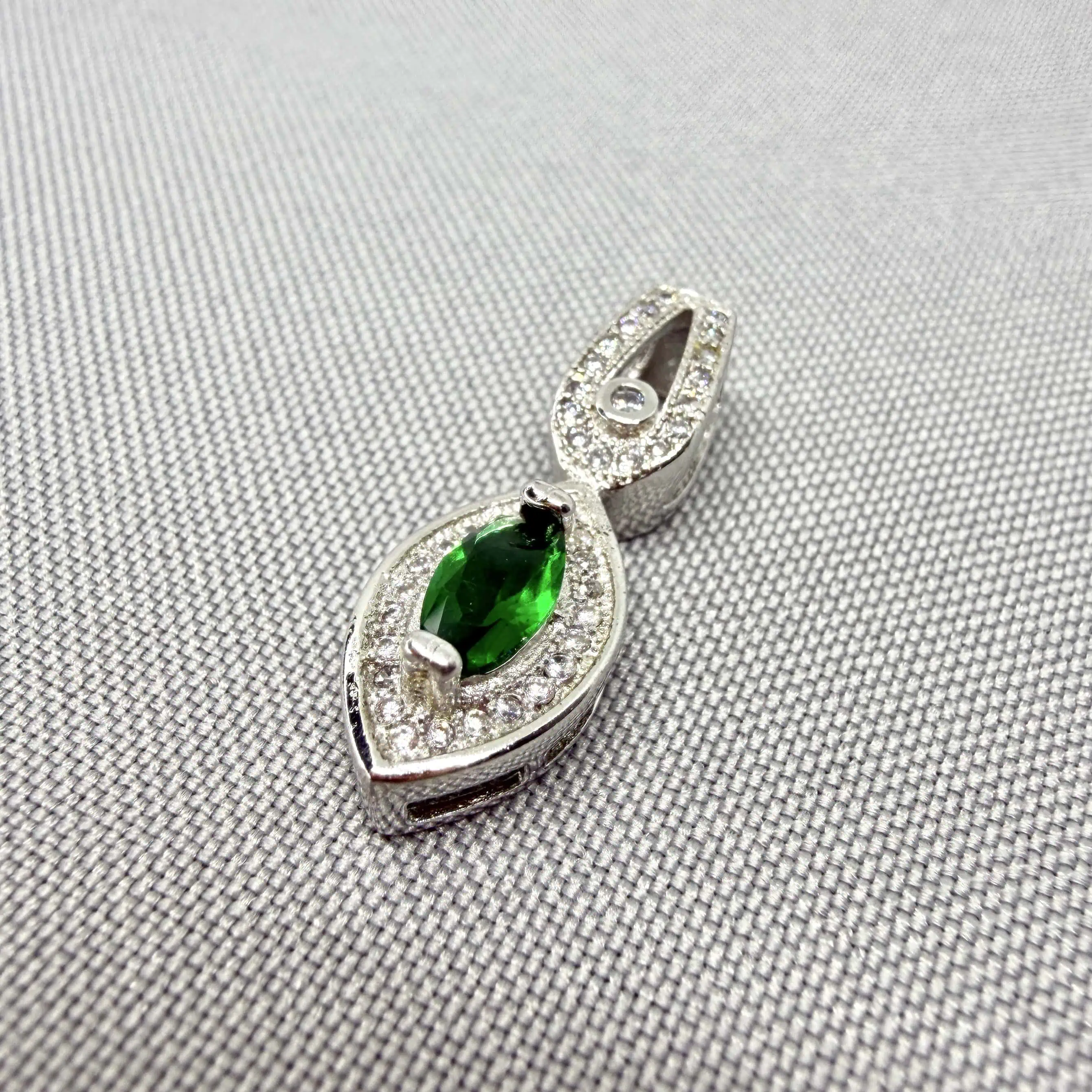 Срібний підвіс "Смарагд" фото