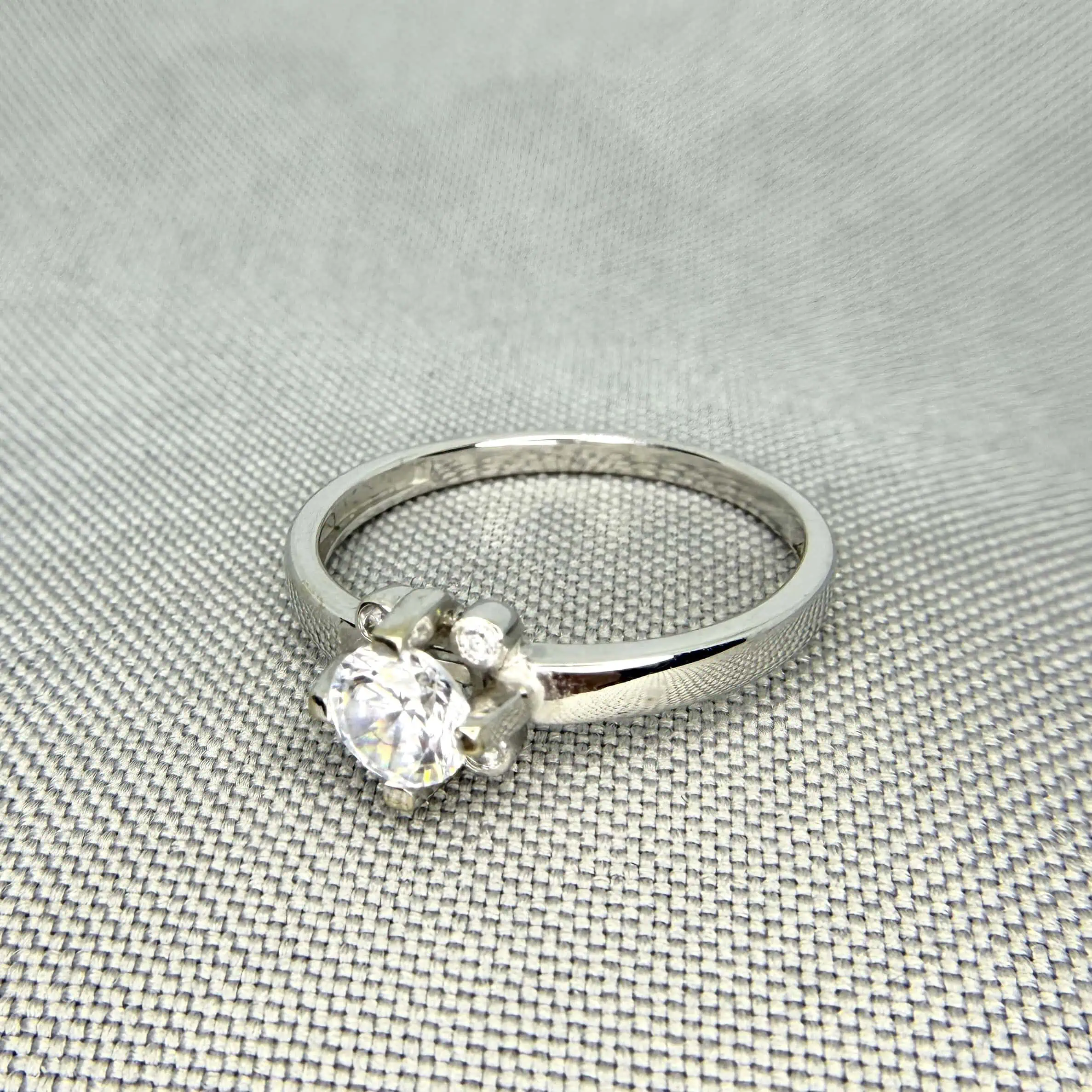 Золота каблучка "Сніжинка" фото