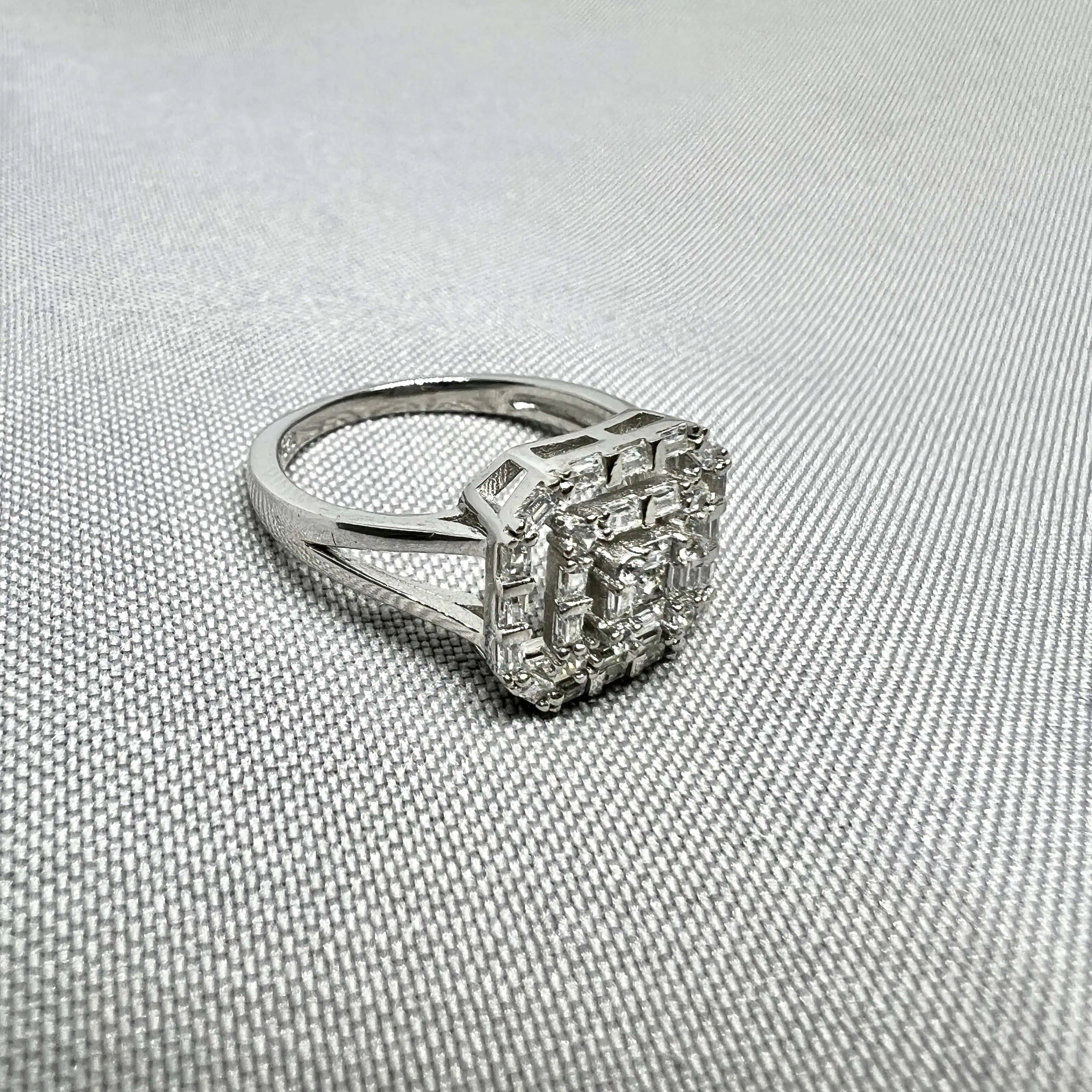 Срібна каблучка "Квадратний лабіринт" фото