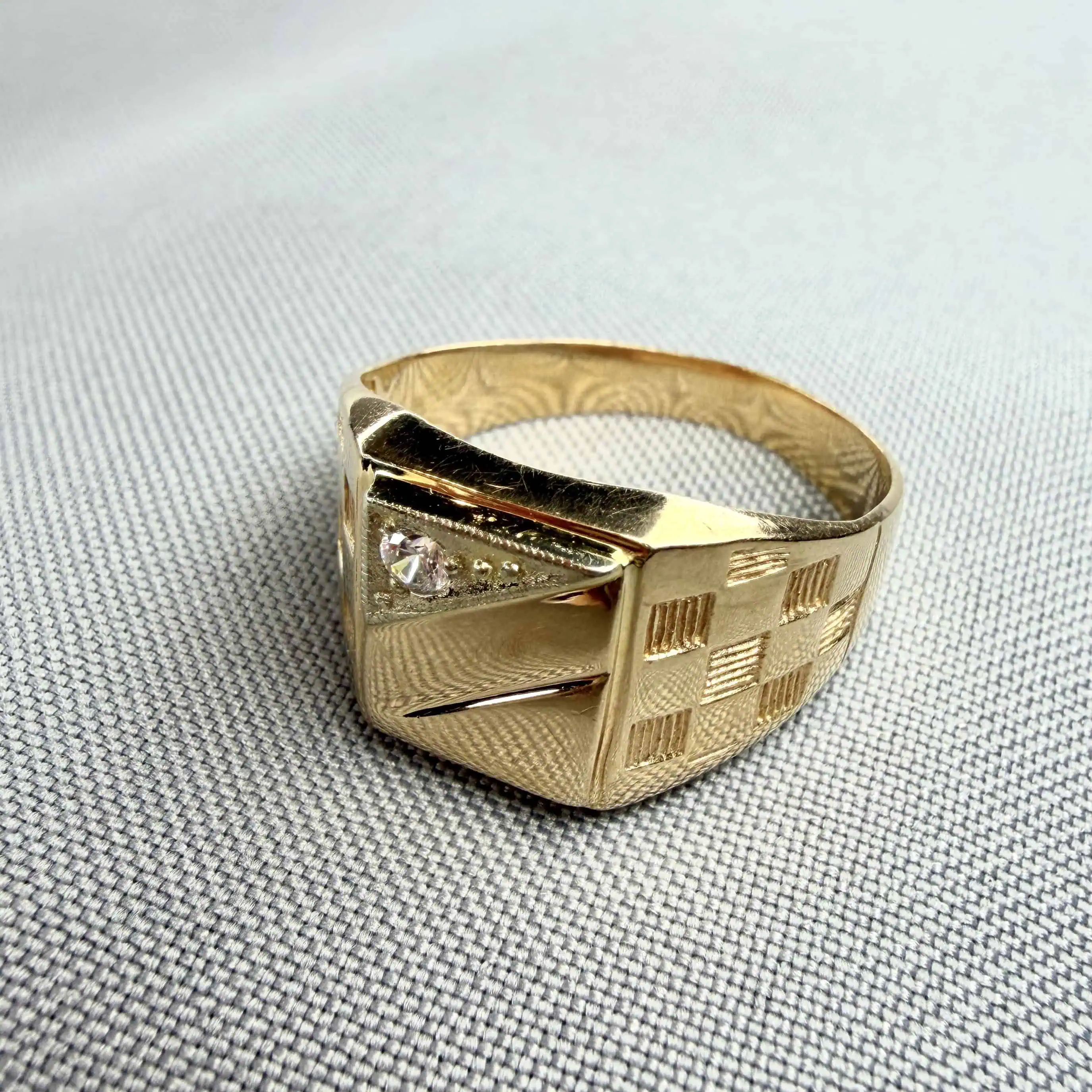 Золота печатка "Шахи" фото