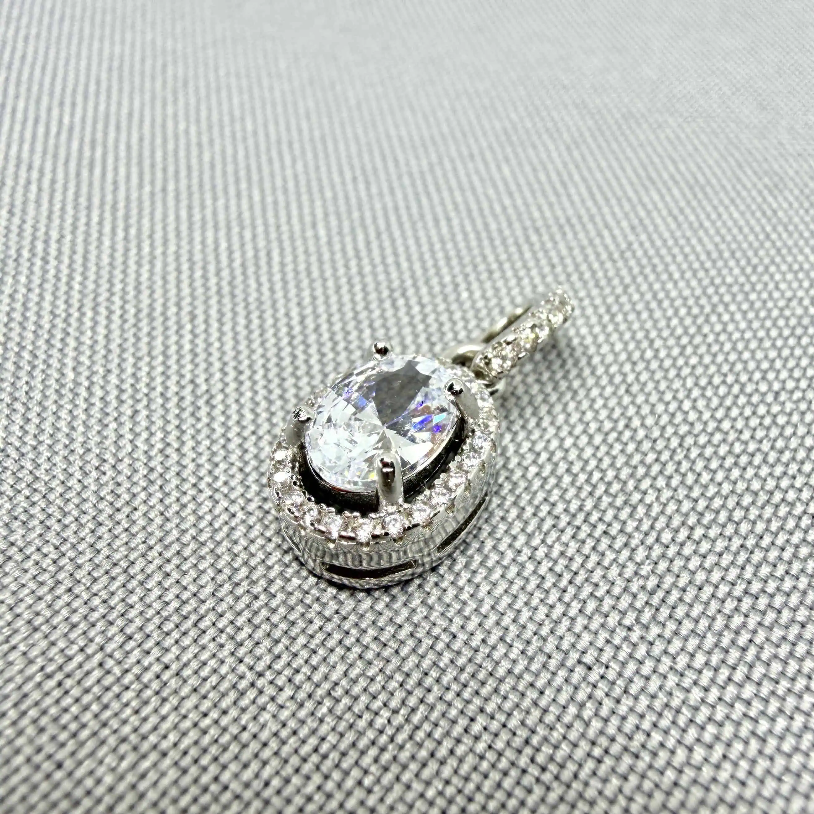 Срібний підвіс "Крапля" фото