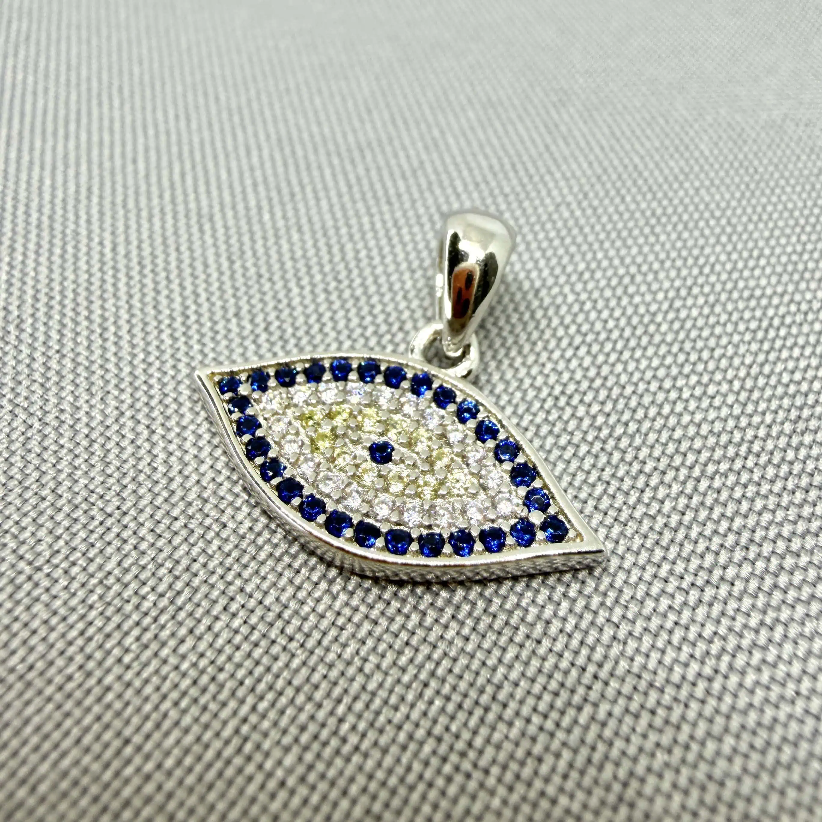 Срібний підвіс "Око" фото