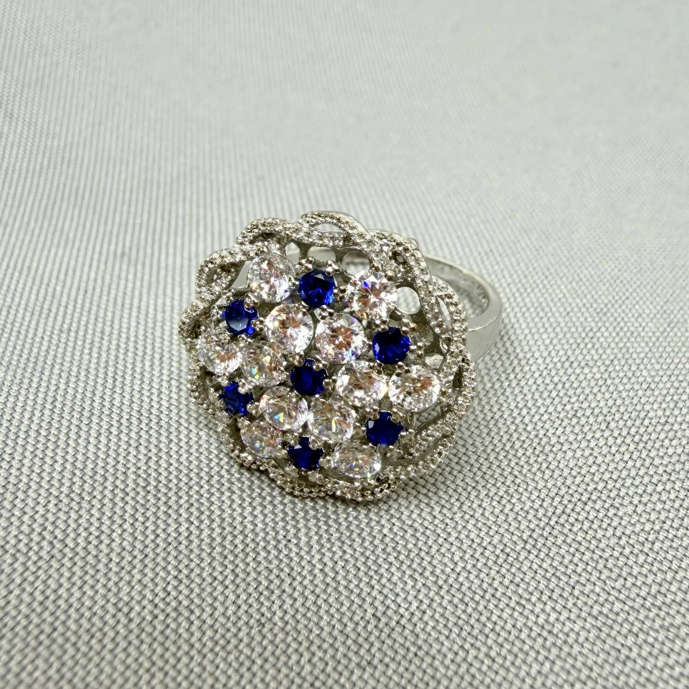 Срібна каблучка "Гортензія" фото