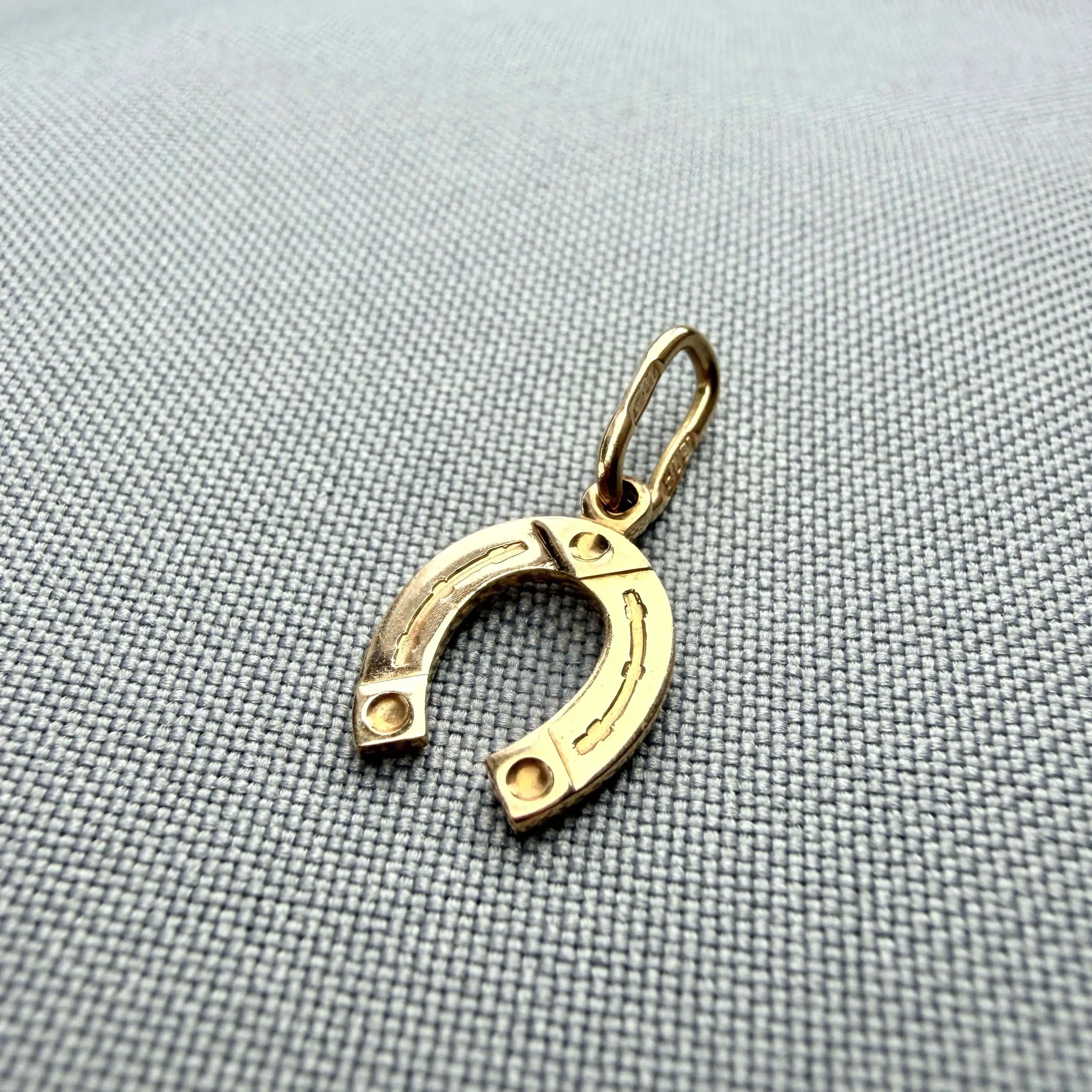 Золотий підвіс "Мала Підкова" фото
