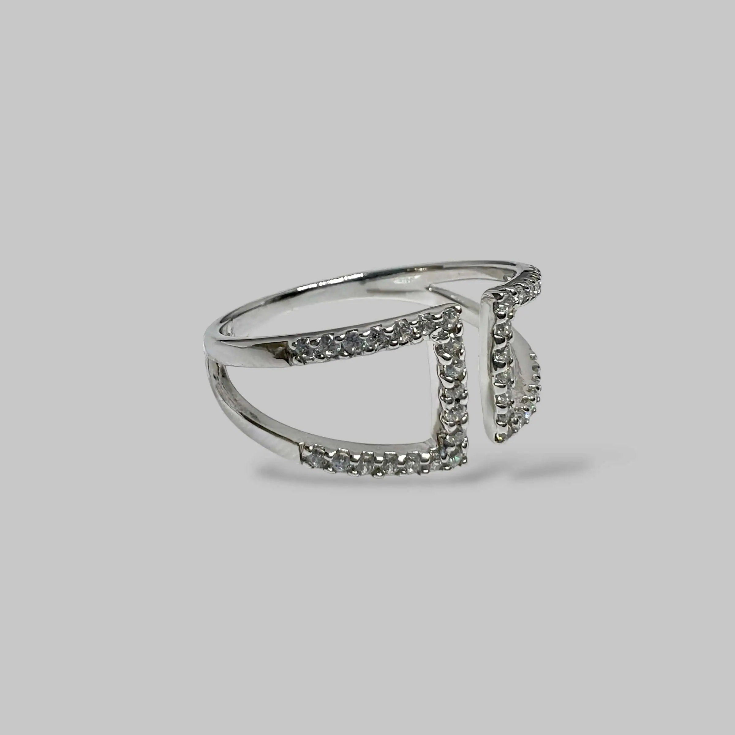 Срібна каблучка "Дзеркальна симетрія" фото