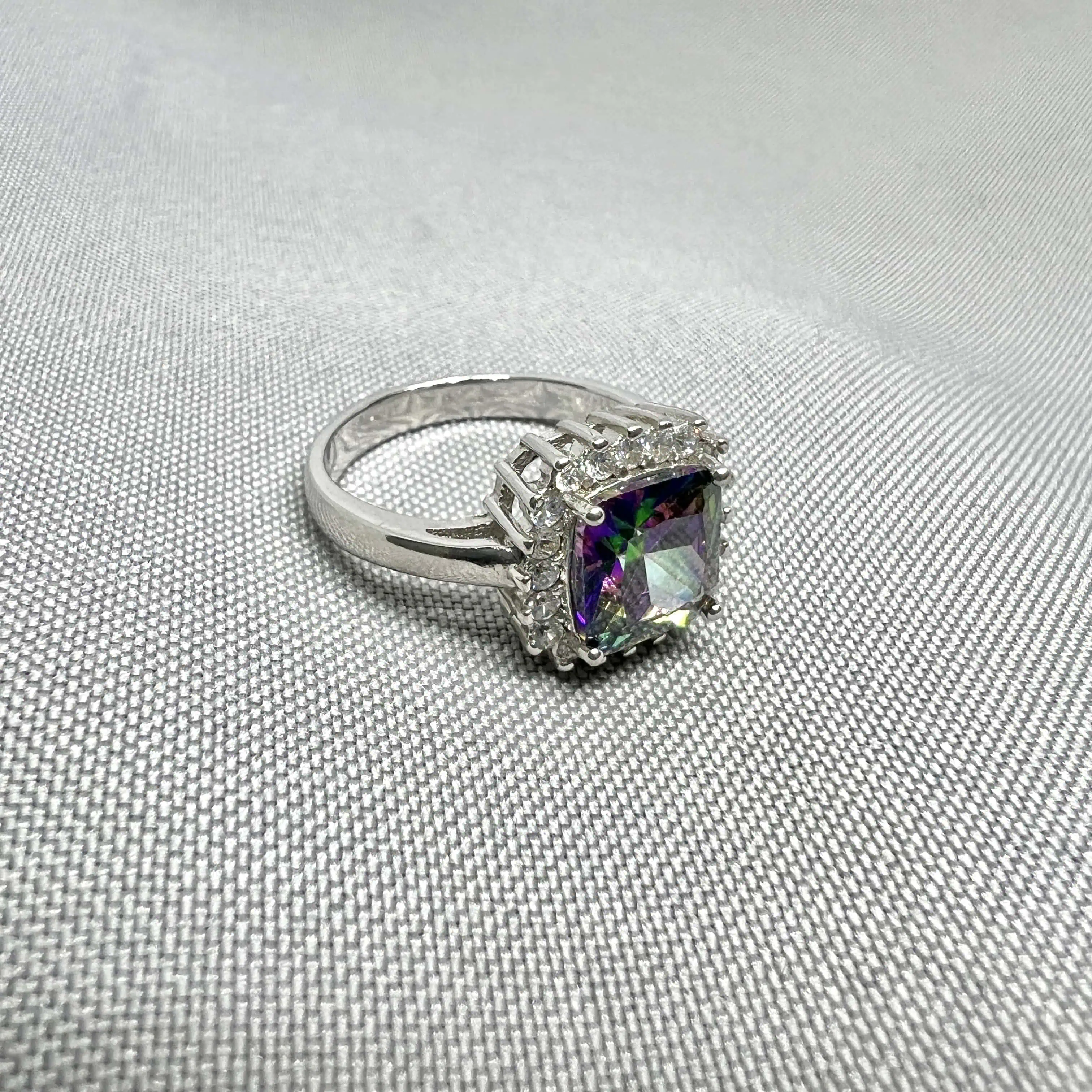 Срібна каблучка "Магія градієнта" фото