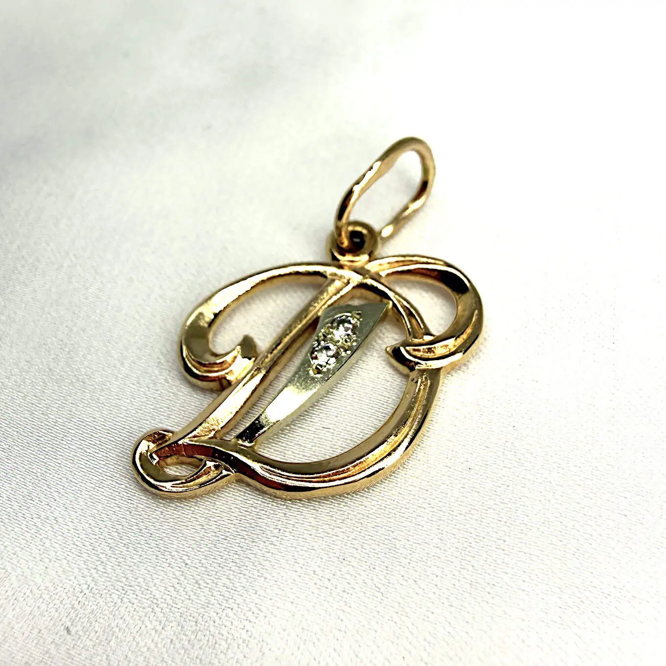 Золотий підвіс "Буква "Д" фото