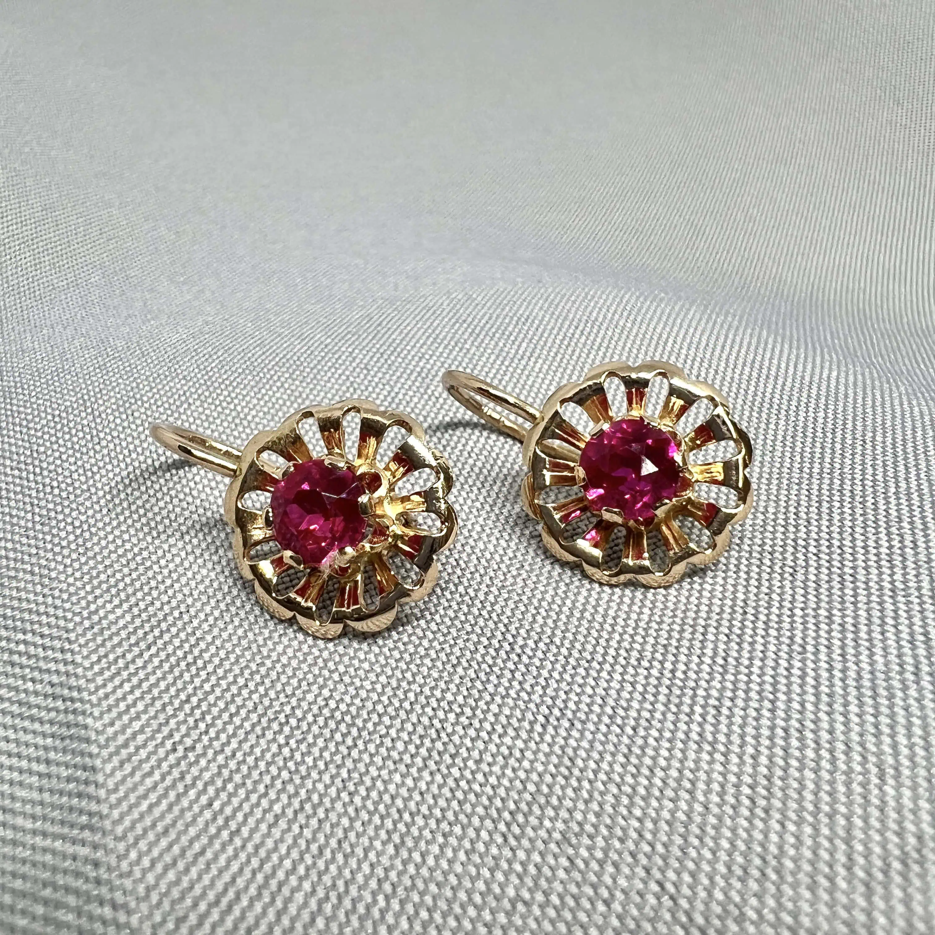 Золоті сережки "Малиновий нектар" фото