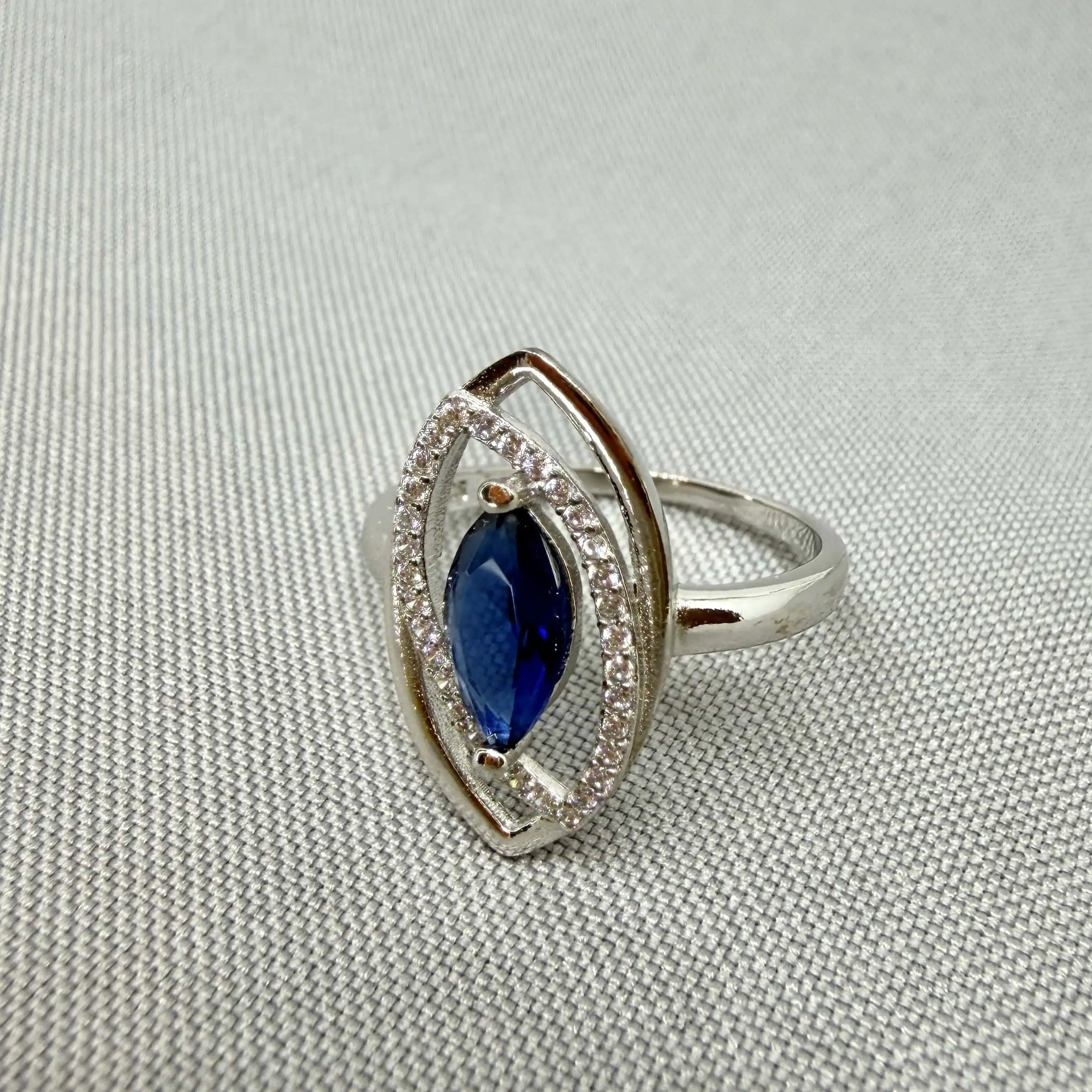 Срібна каблучка "Волошка" фото