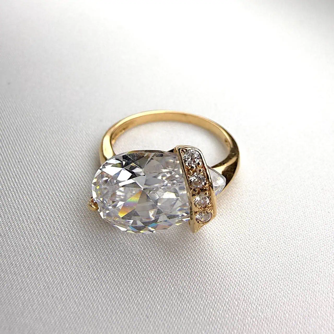 Золота каблучка "Сльоза Колишньго" фото