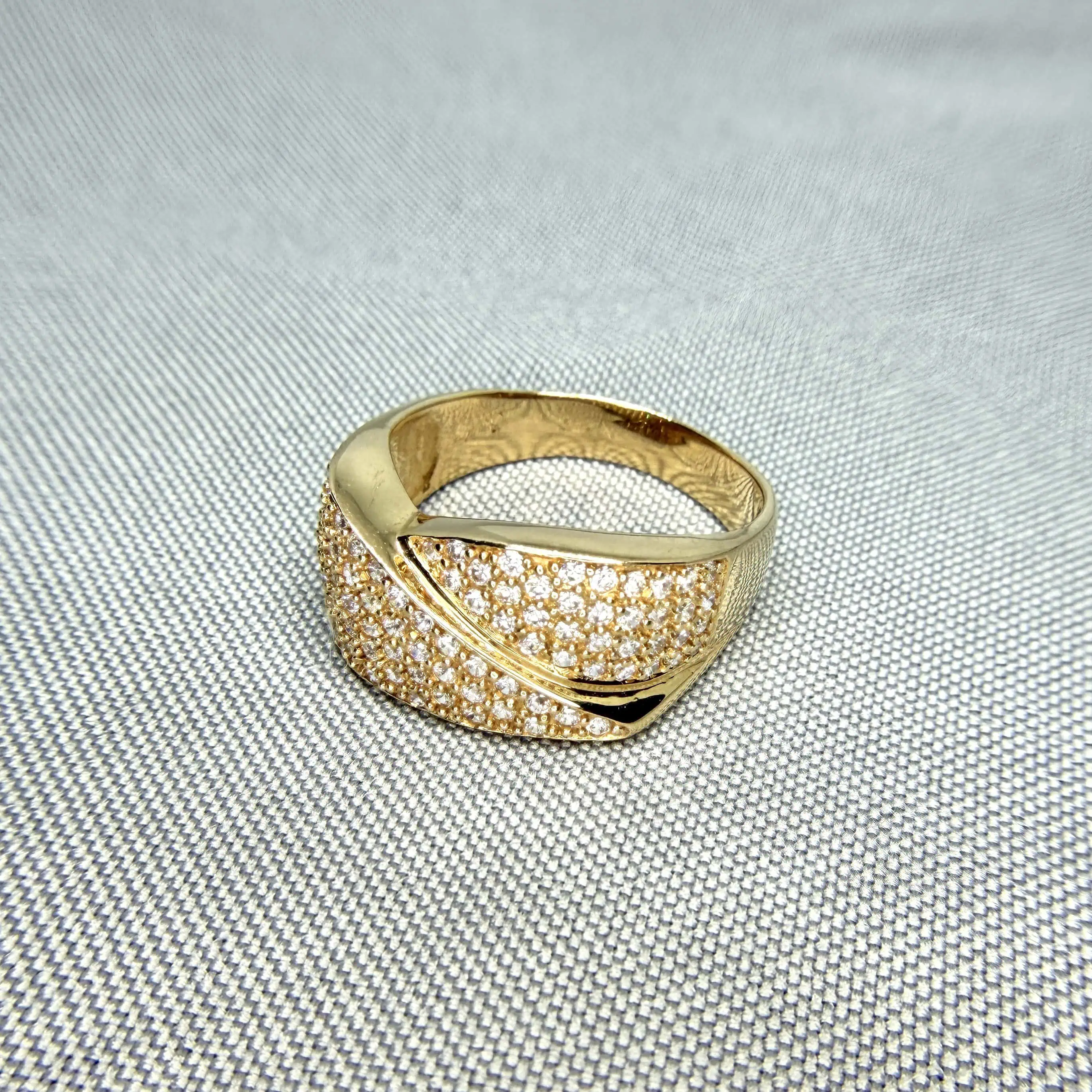 Золота каблучка "Снігова Хуртовина" фото