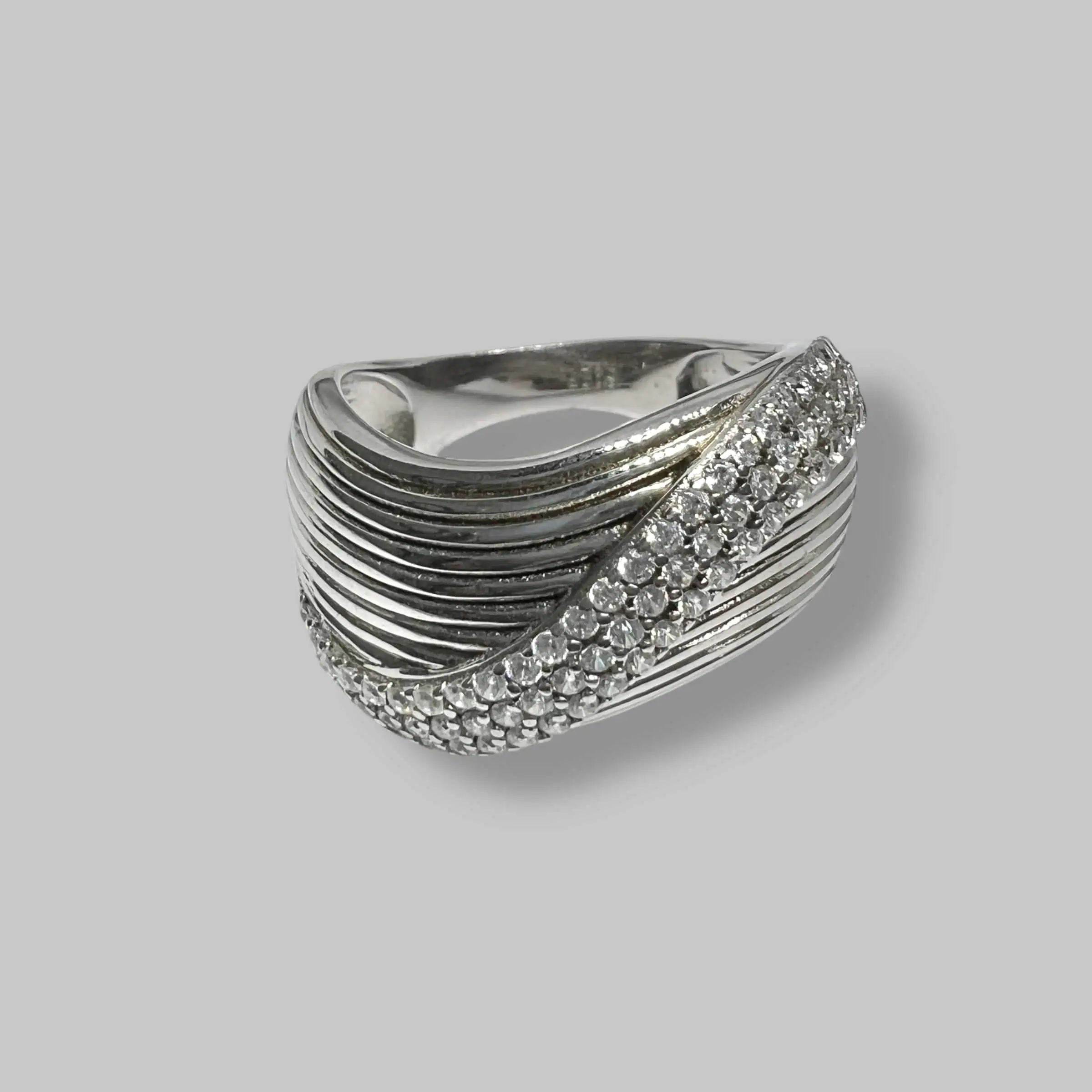 Срібна каблучка "Енергія ліній" фото