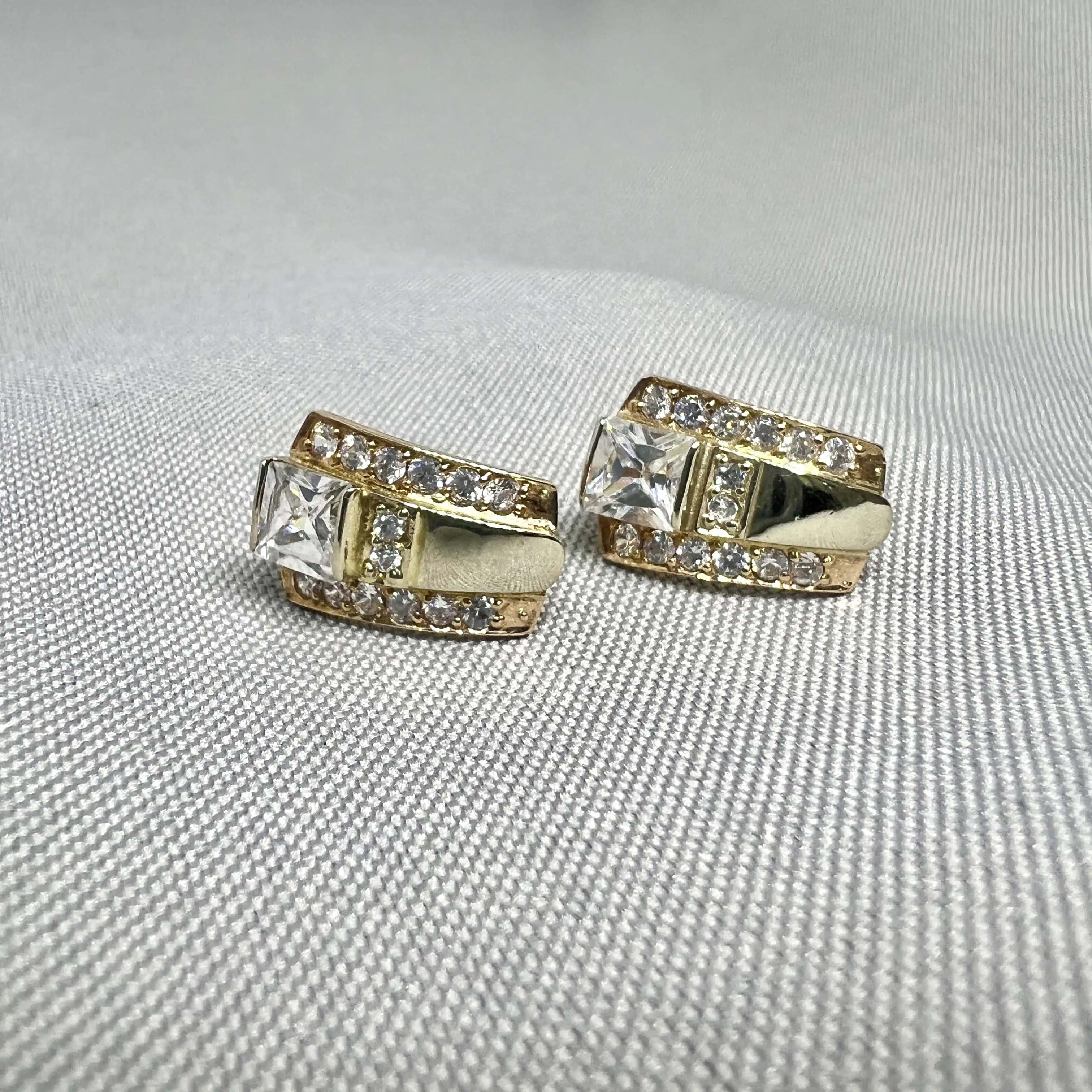 Золоті сережки "Квадрат розкоші" фото