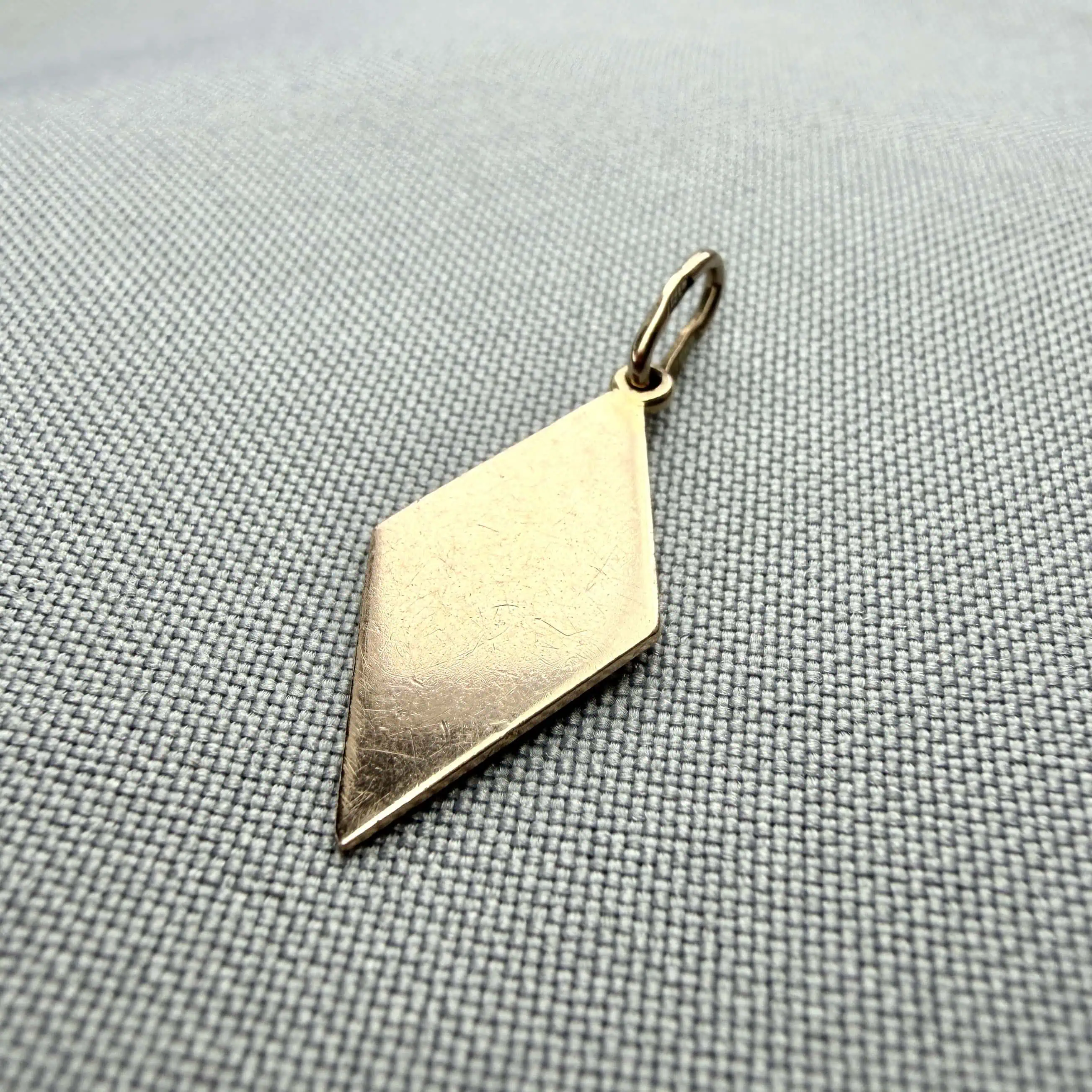 Золотий підвіс "Ромб" фото