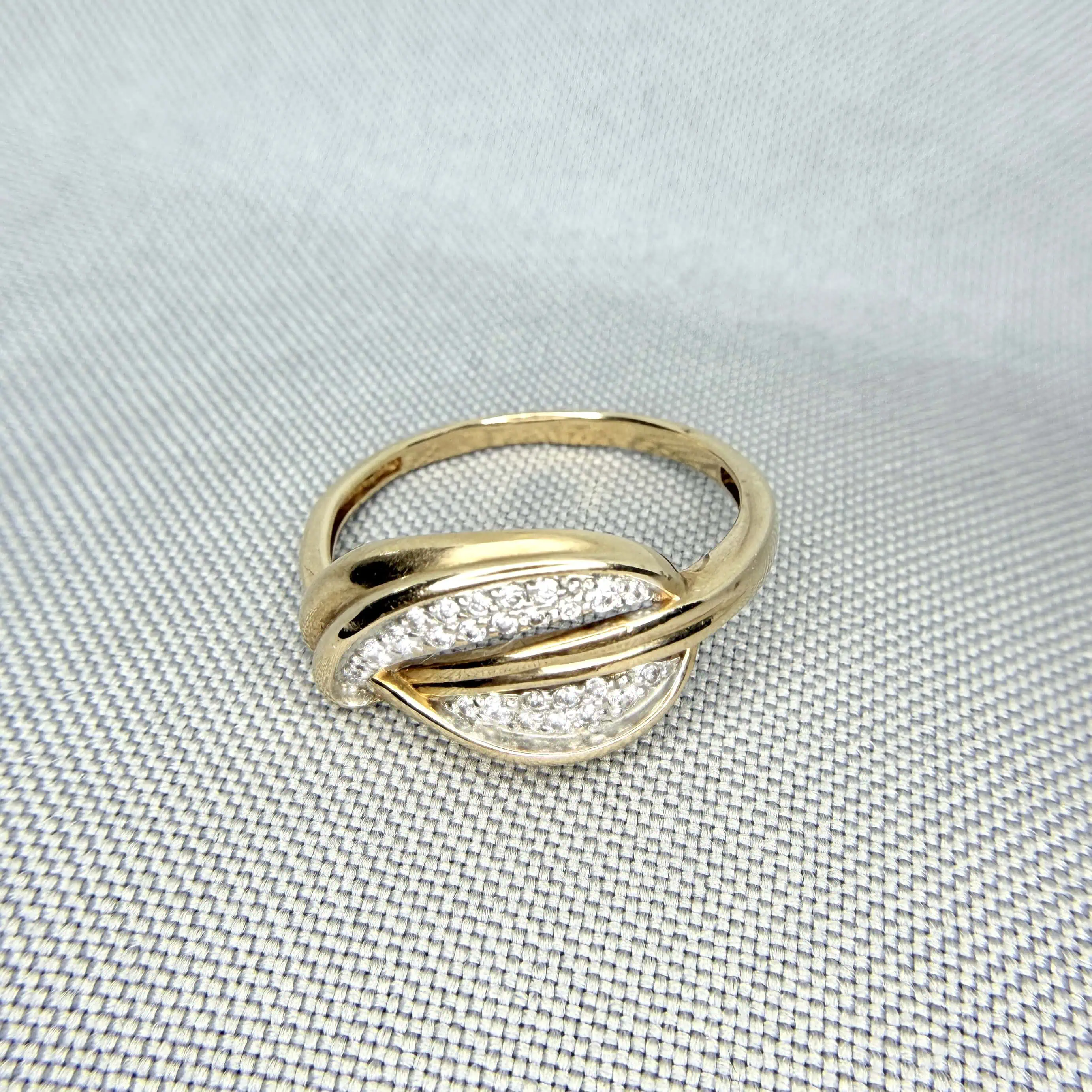 Золота каблучка "Гніздечко" фото