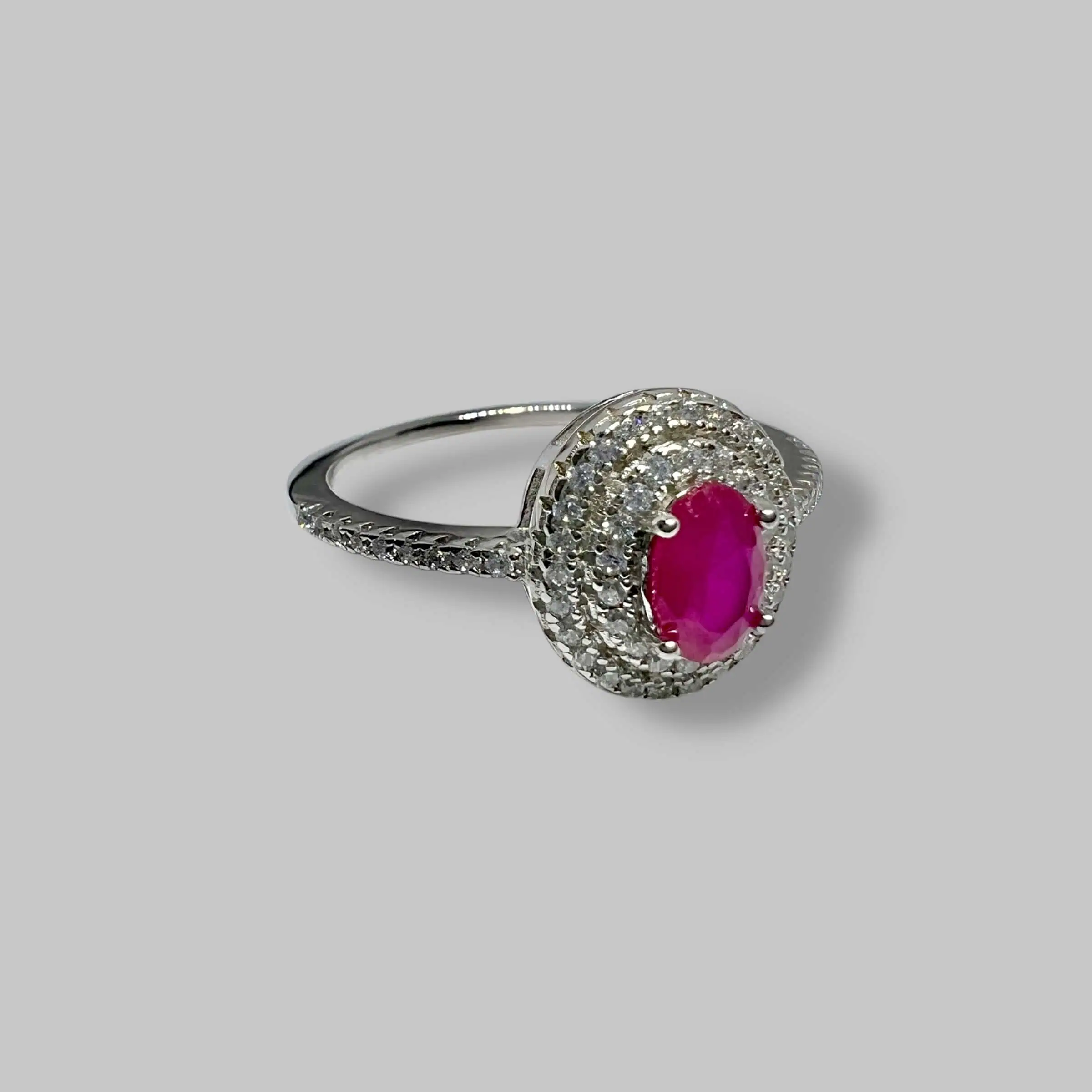 Срібна каблучка "Діамантовий карнавал" фото