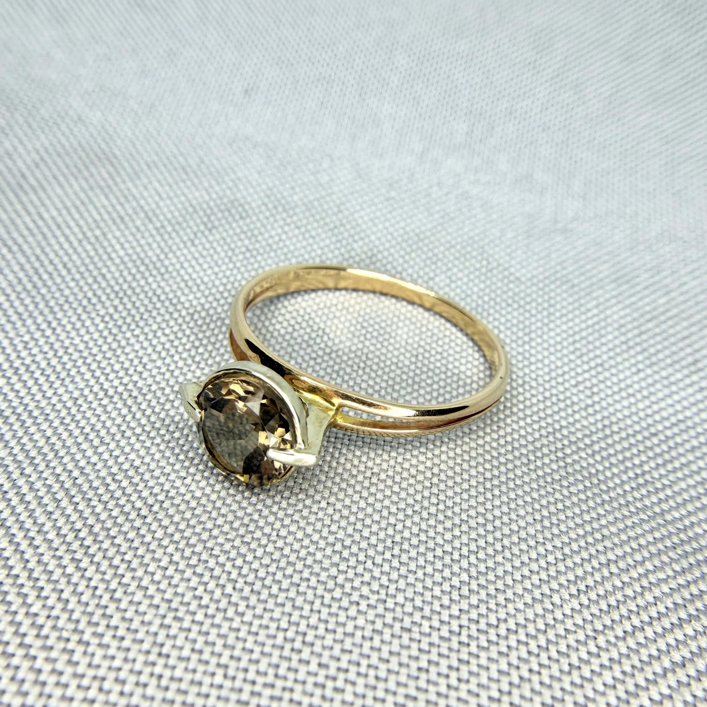 Золота каблучка "Філосовський Камінь" фото