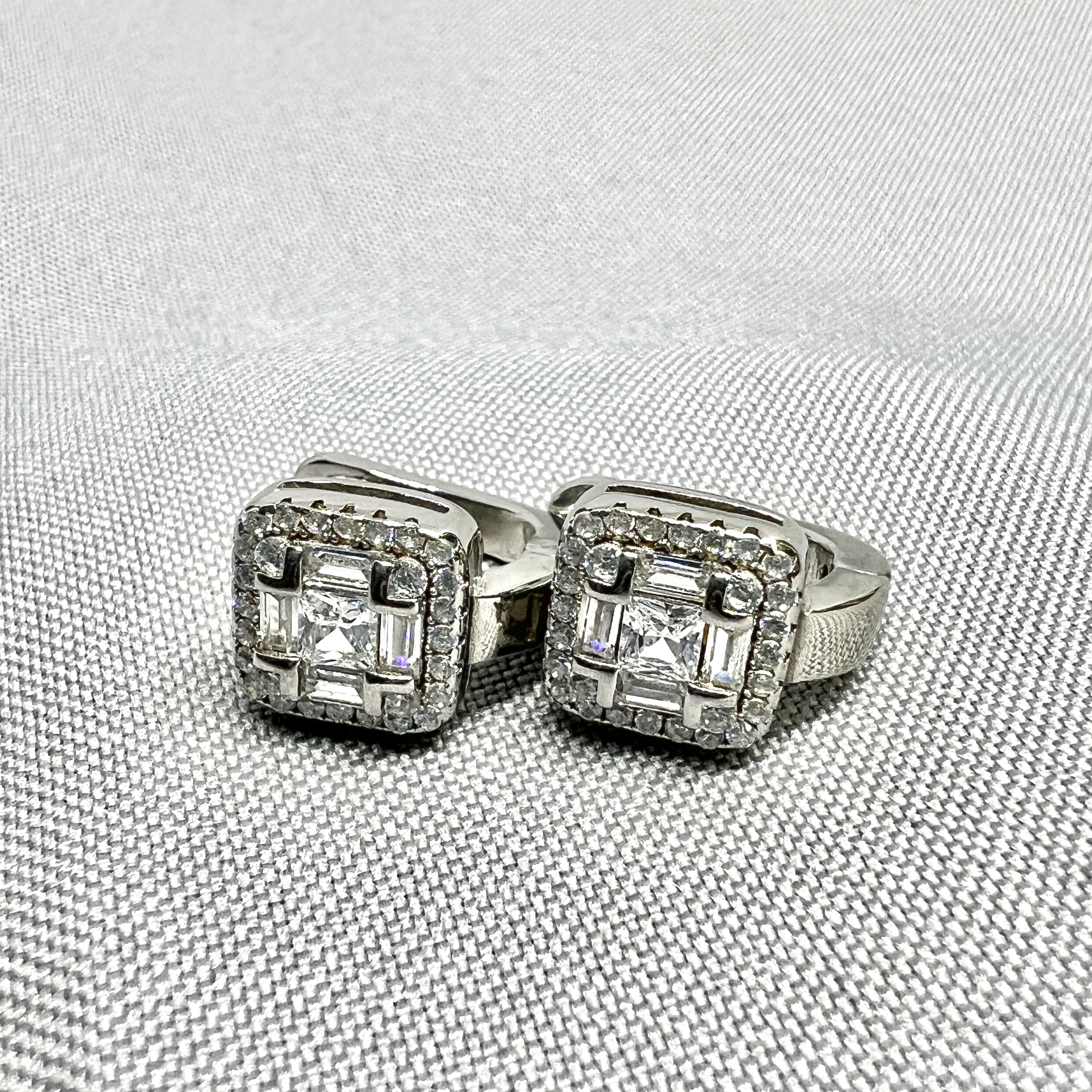 Срібні сережки "Кришталевий квадрат" фото